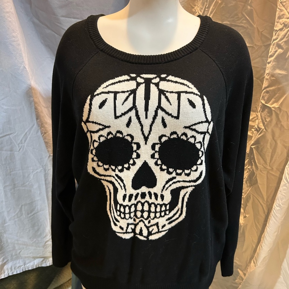 Torrid Black and White Skull Crew Neck Sweater - Picture 1 of 4
